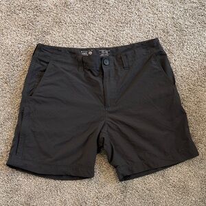 Men’s Mountain Hardwear shorts